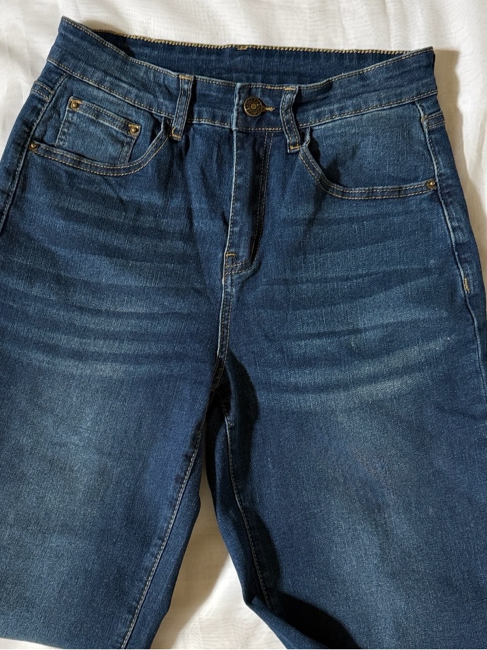 Distress Look Straight Cut Cropped Denim Jeans